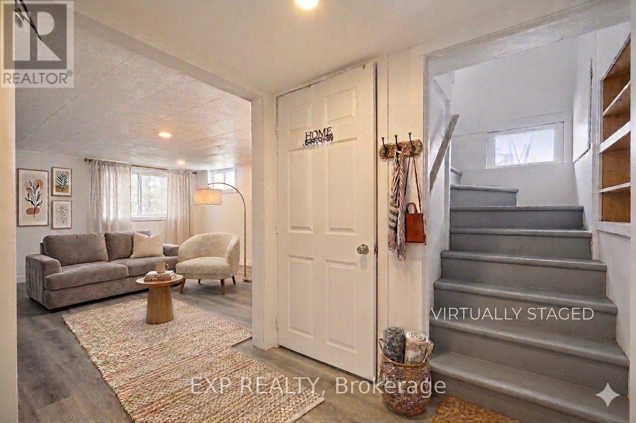 253 Sydney Street S, Kitchener, ON - Indoor Photo Showing Other Room