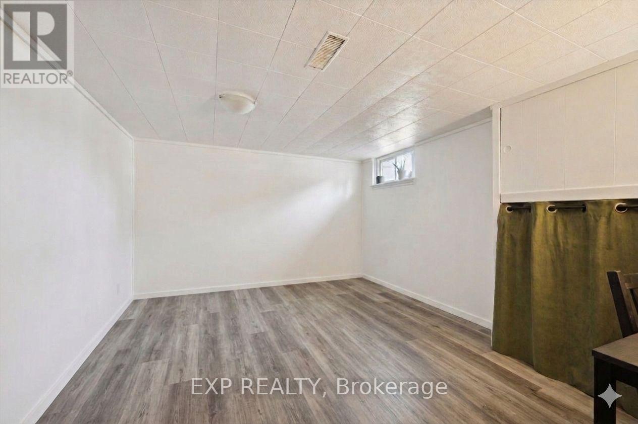 253 Sydney Street S, Kitchener, ON - Indoor Photo Showing Other Room