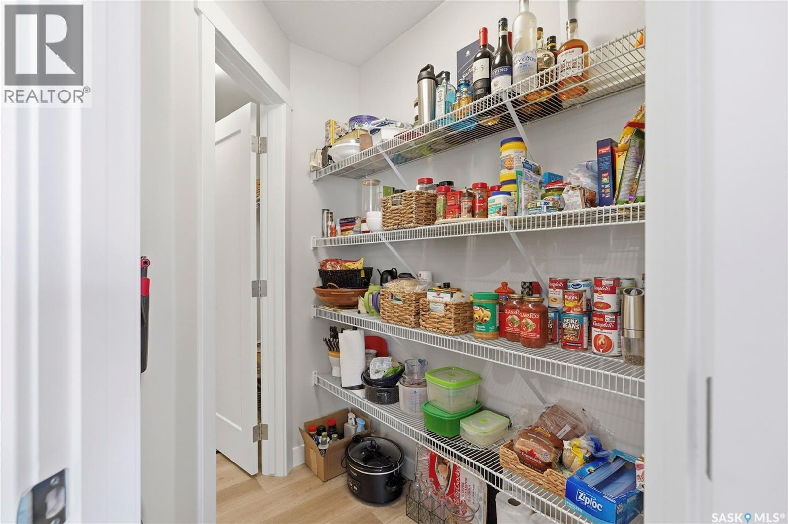 535 Schmeiser Avenue, Saskatoon, SK - Indoor With Storage