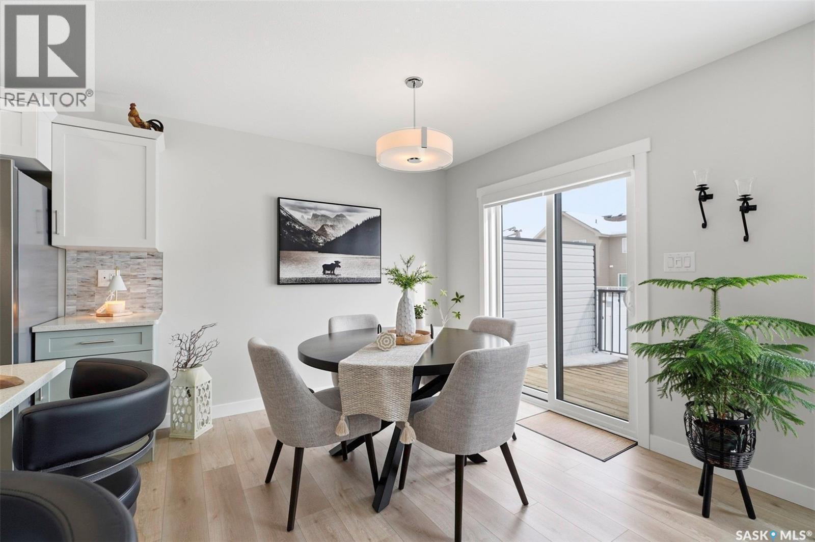 535 Schmeiser Avenue, Saskatoon, SK - Indoor Photo Showing Dining Room