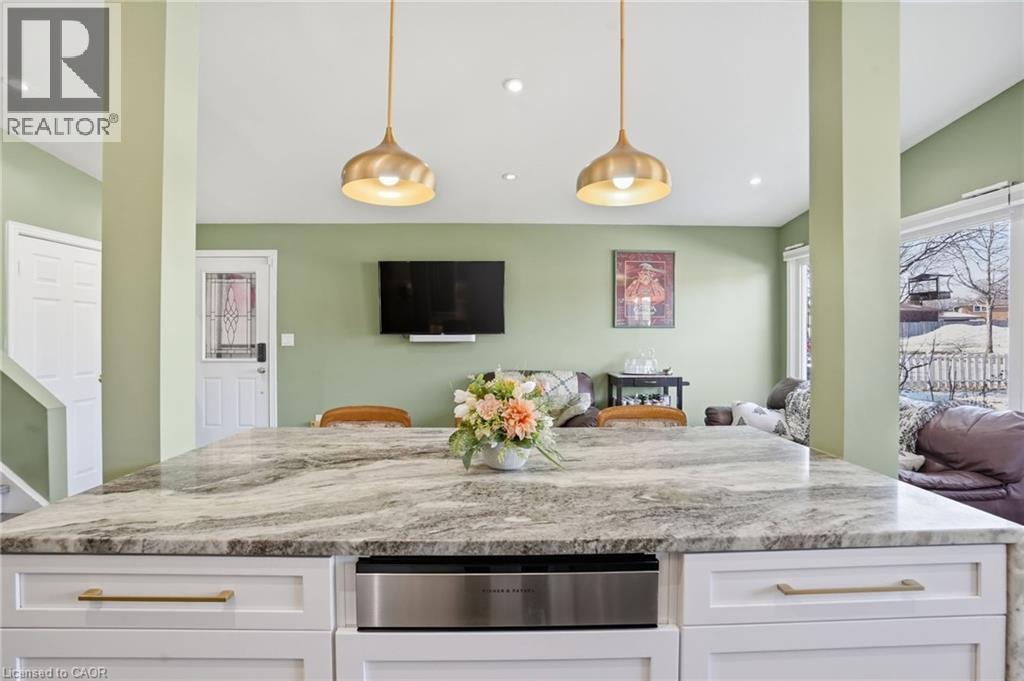 7 Rapallo Drive, Hamilton, ON - Indoor