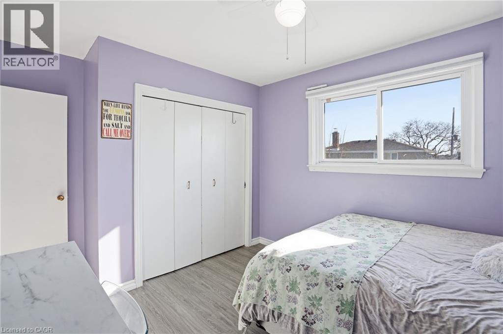 7 Rapallo Drive, Hamilton, ON - Indoor Photo Showing Bedroom