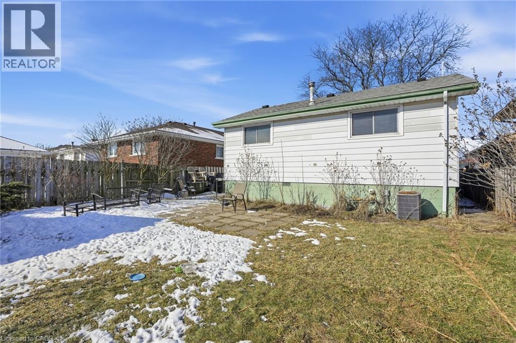 7 Rapallo Drive, Hamilton, ON - Outdoor