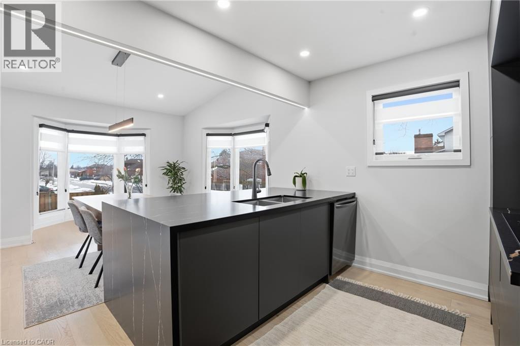 108 Greenshire Drive, Hamilton, ON - Indoor