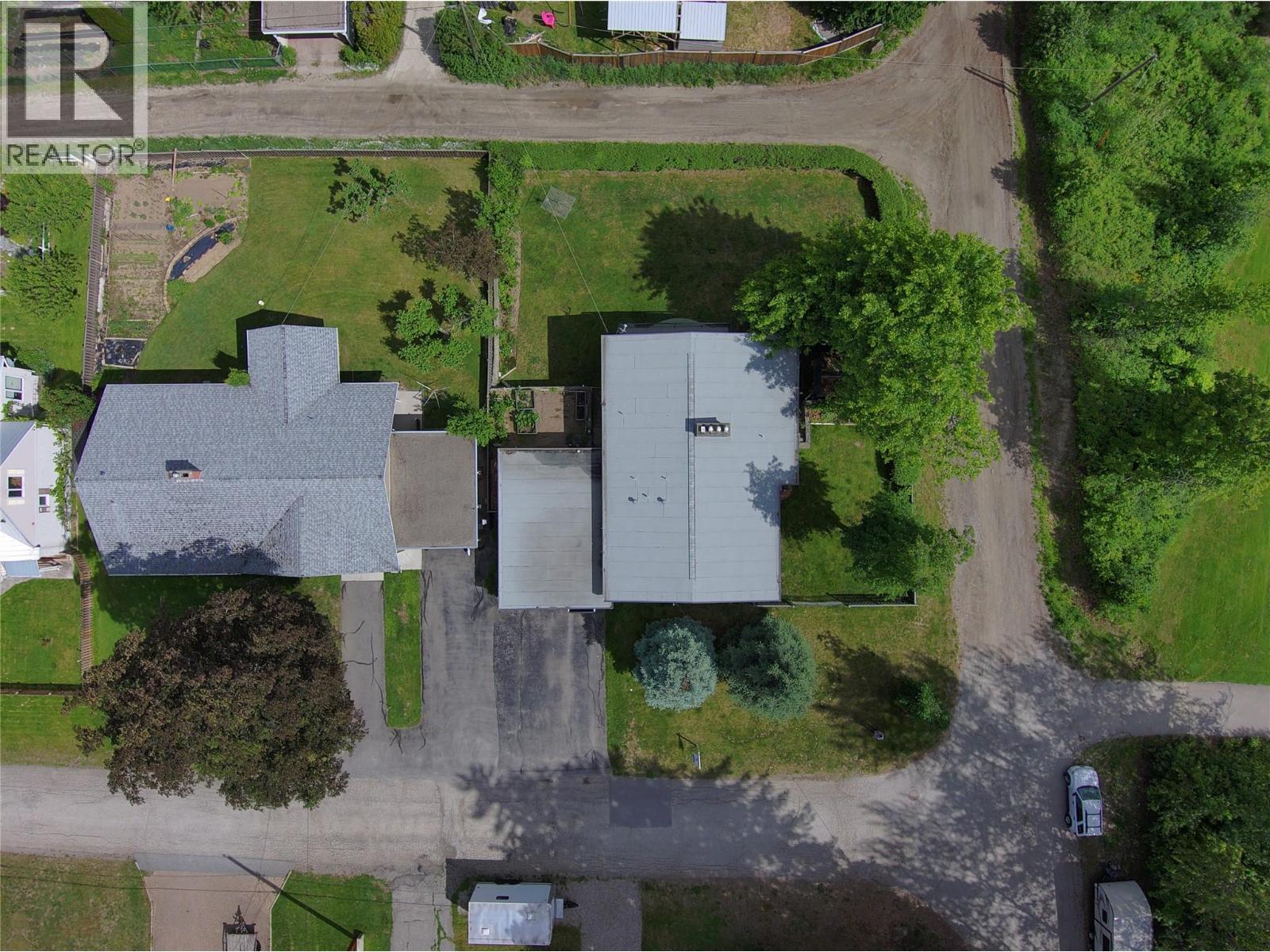 1832 Third Street, Fruitvale, BC - Outdoor With View