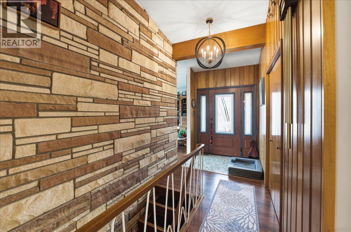1832 Third Street, Fruitvale, BC - Indoor Photo Showing Other Room