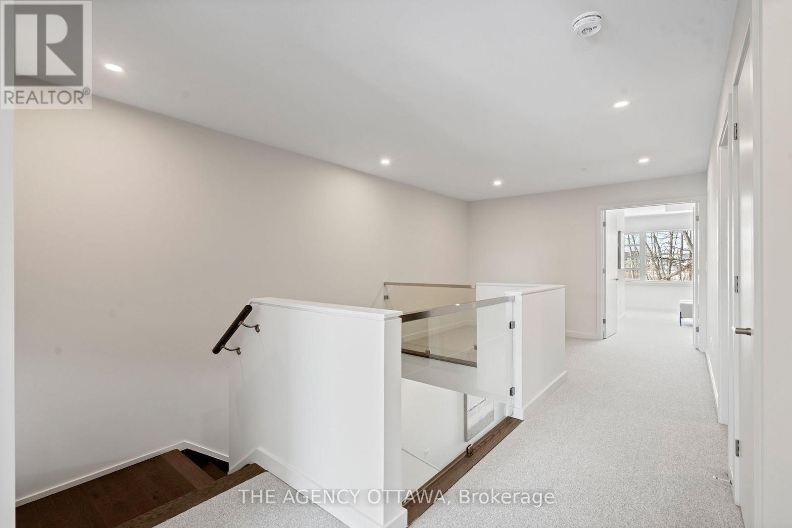 1003 Kitigan Grove, Ottawa, ON - Indoor Photo Showing Other Room