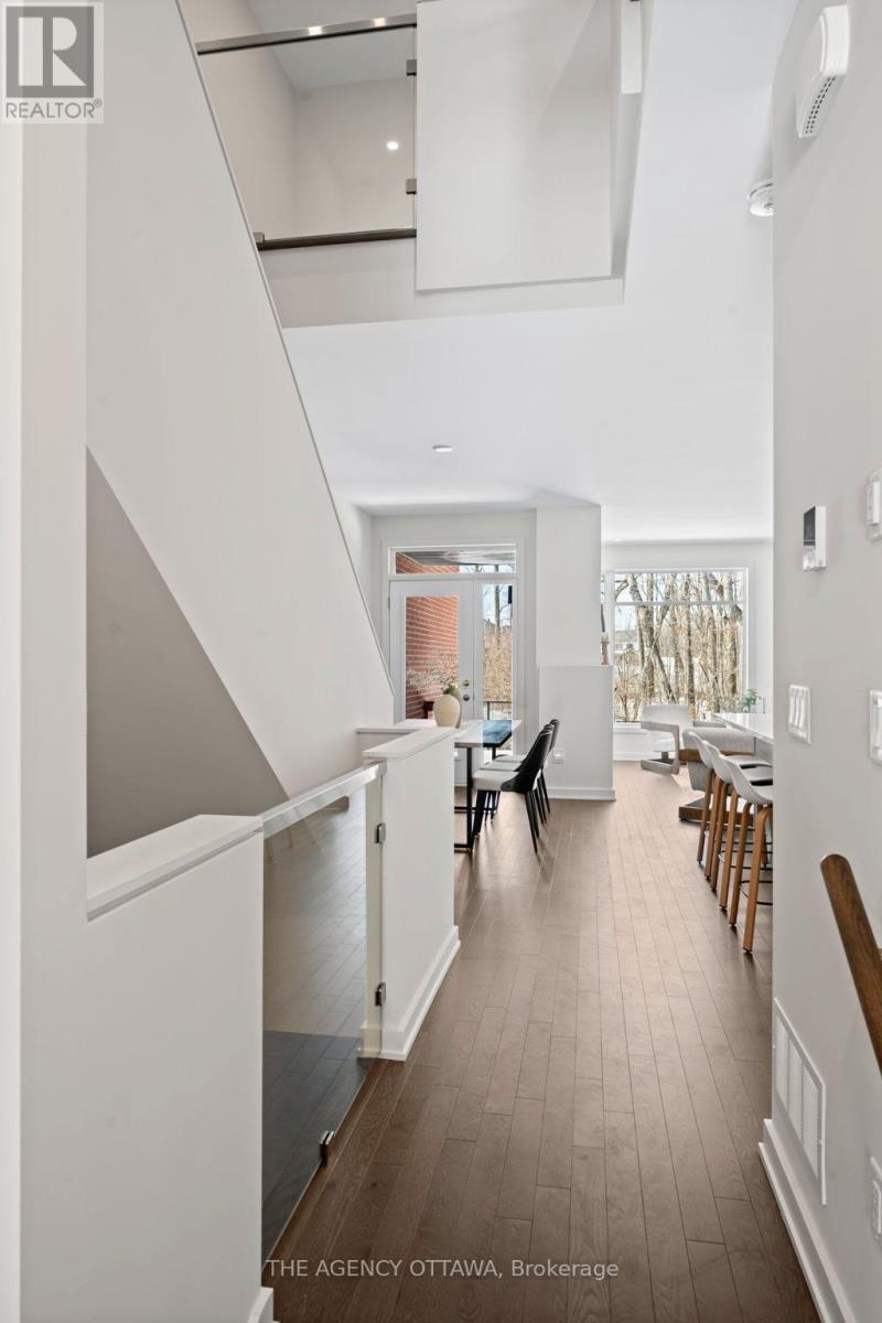 1003 Kitigan Grove, Ottawa, ON - Indoor Photo Showing Other Room