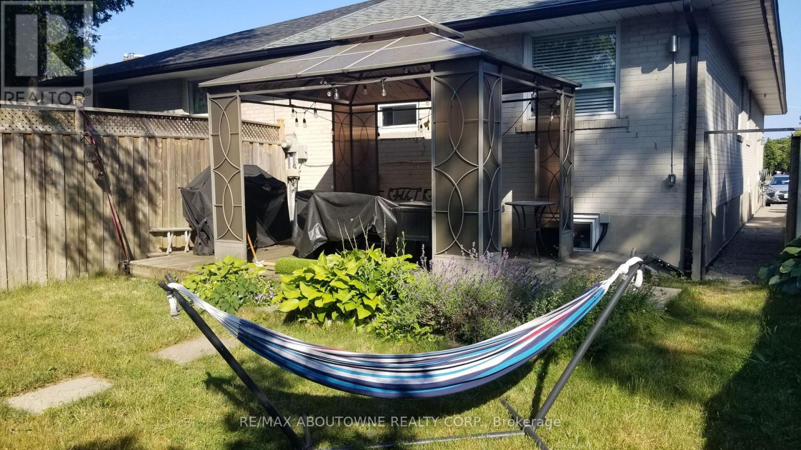 1601 Sandgate Crescent, Mississauga, ON - Outdoor