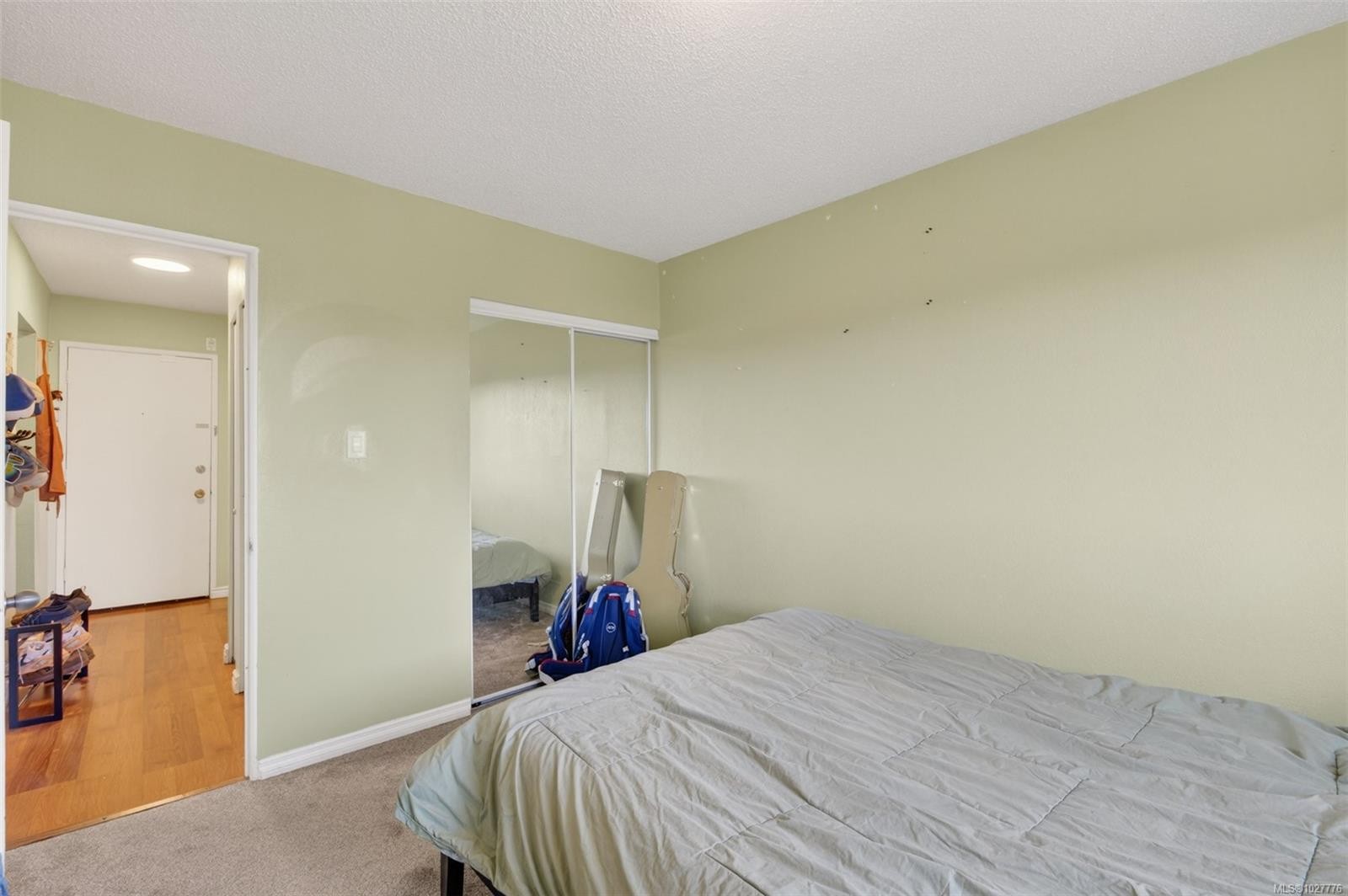 323-3225 Eldon Pl, Saanich, BC - Indoor Photo Showing Bedroom