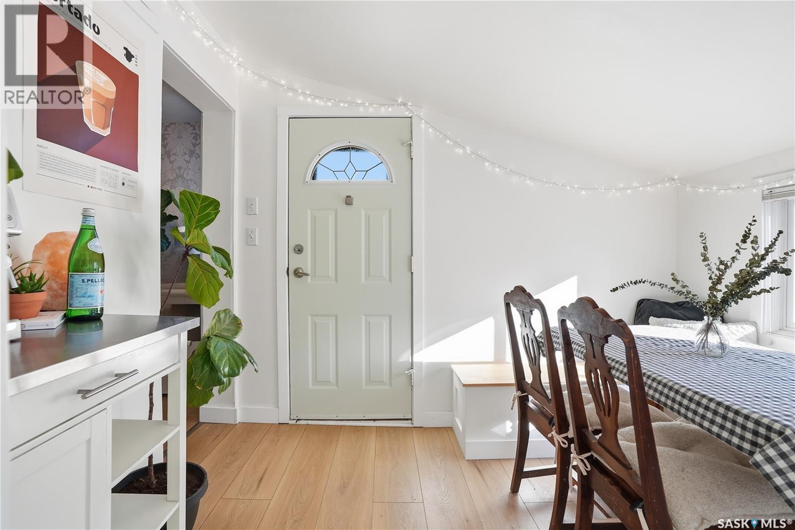 806 7Th Street E, Saskatoon, SK - Indoor Photo Showing Dining Room