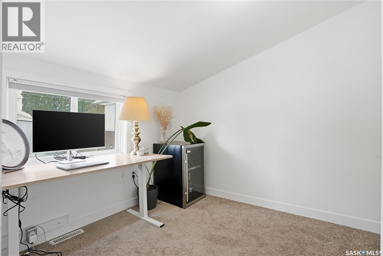 806 7Th Street E, Saskatoon, SK - Indoor Photo Showing Office