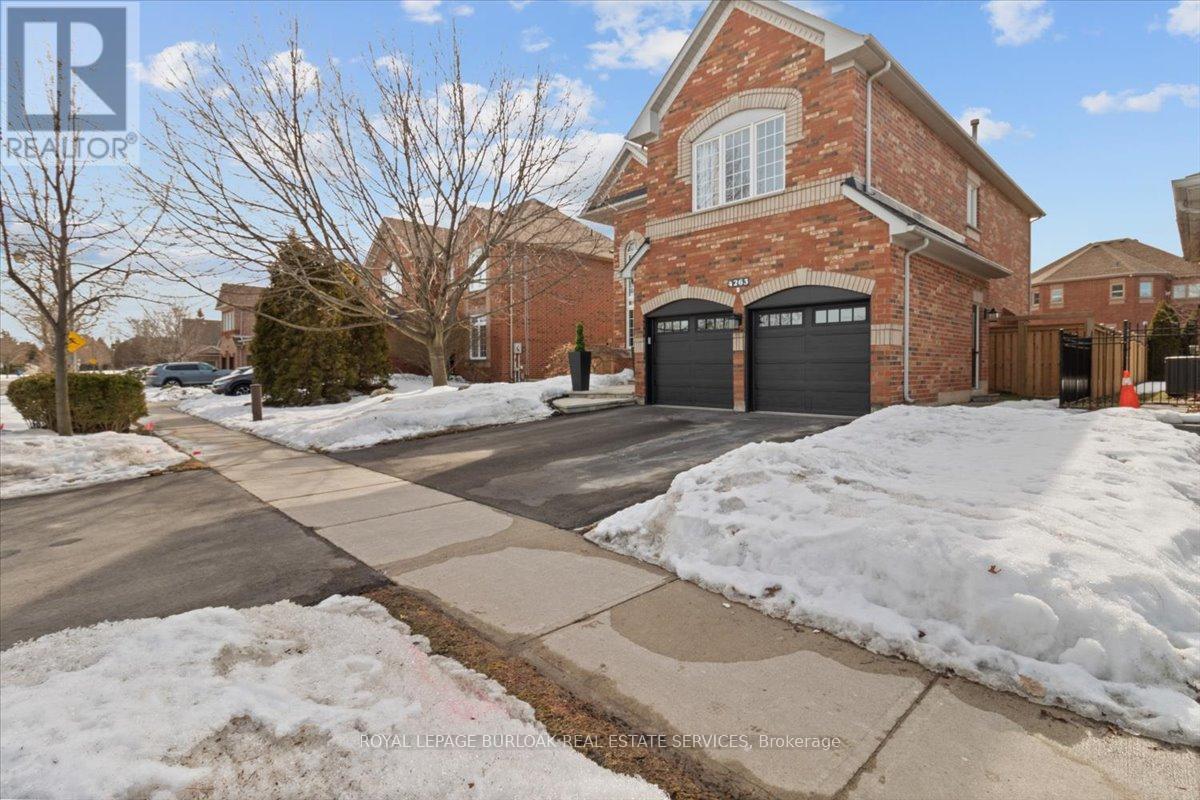 4263 Millcroft Park Drive, Burlington, ON - Outdoor