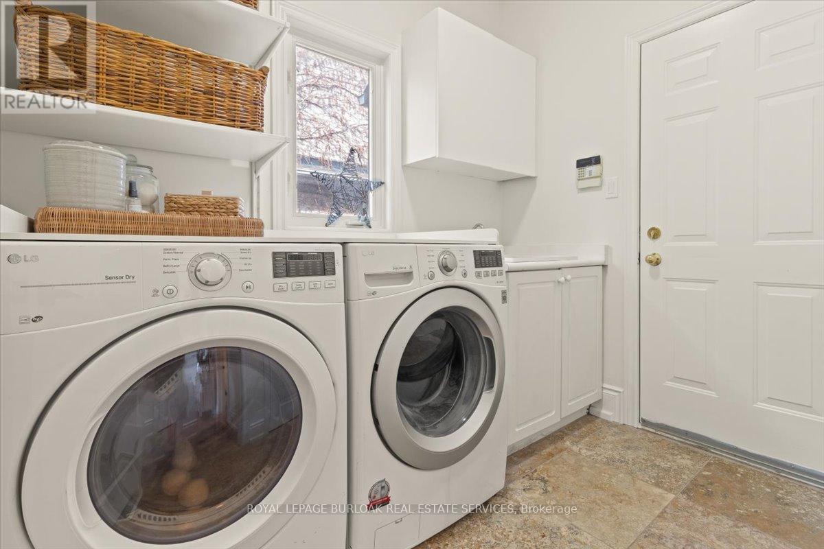 4263 Millcroft Park Drive, Burlington, ON - Indoor Photo Showing Laundry Room