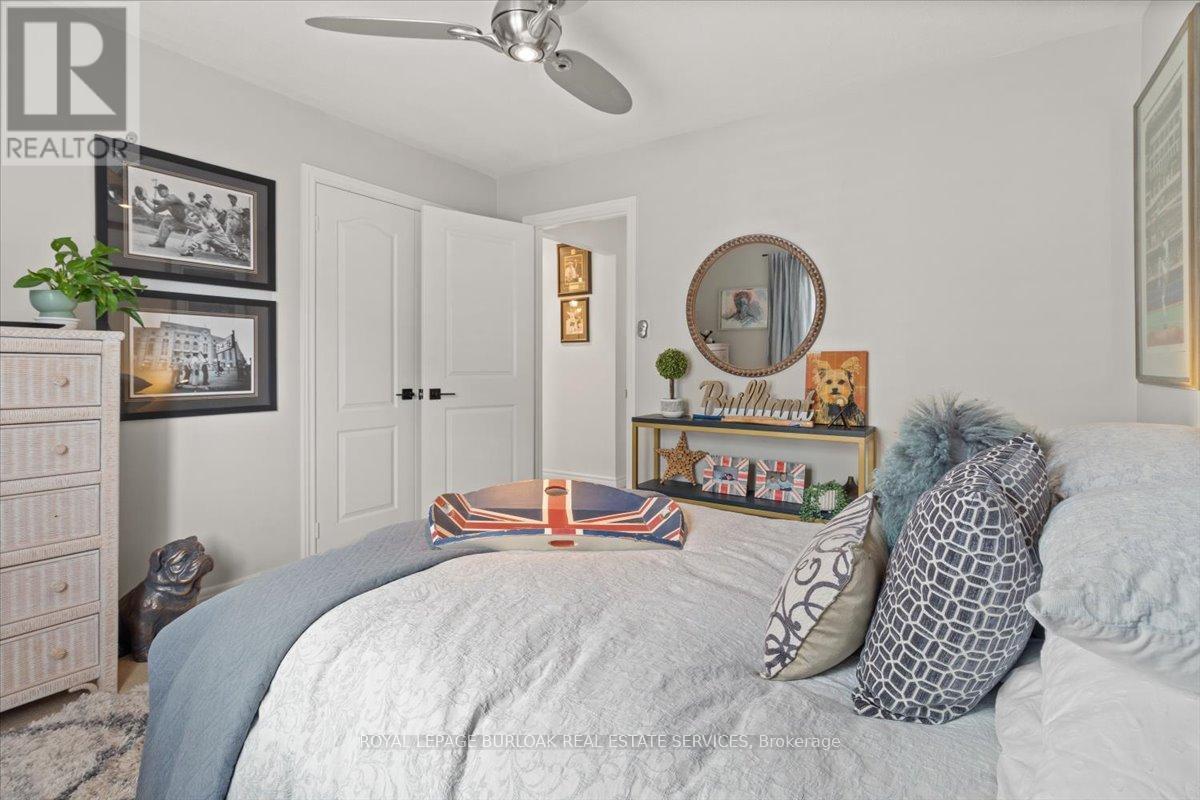 4263 Millcroft Park Drive, Burlington, ON - Indoor Photo Showing Bedroom