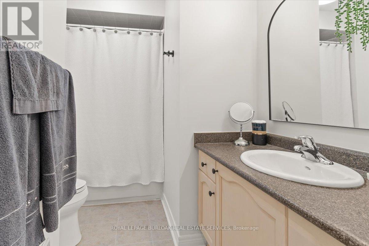 4263 Millcroft Park Drive, Burlington, ON - Indoor Photo Showing Bathroom