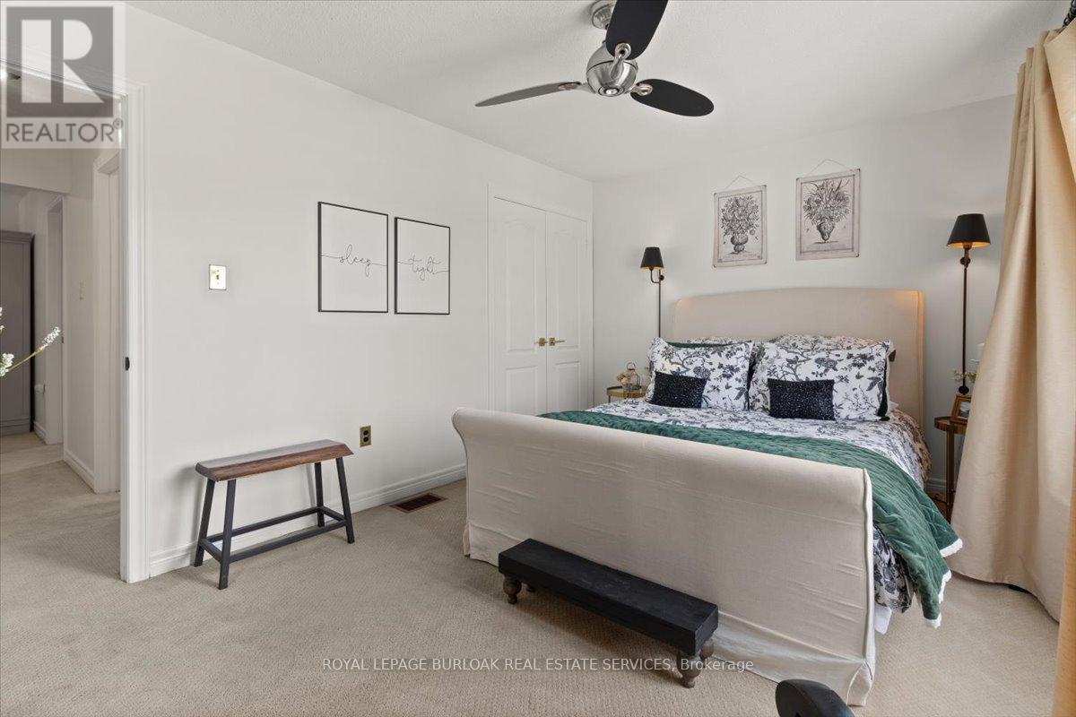 4263 Millcroft Park Drive, Burlington, ON - Indoor Photo Showing Bedroom