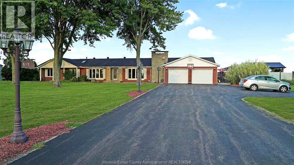 1720 Lakeshore Rd 123, Lakeshore, ON - Outdoor