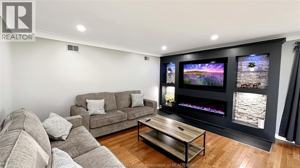 1720 Lakeshore Rd 123, Lakeshore, ON - Indoor
