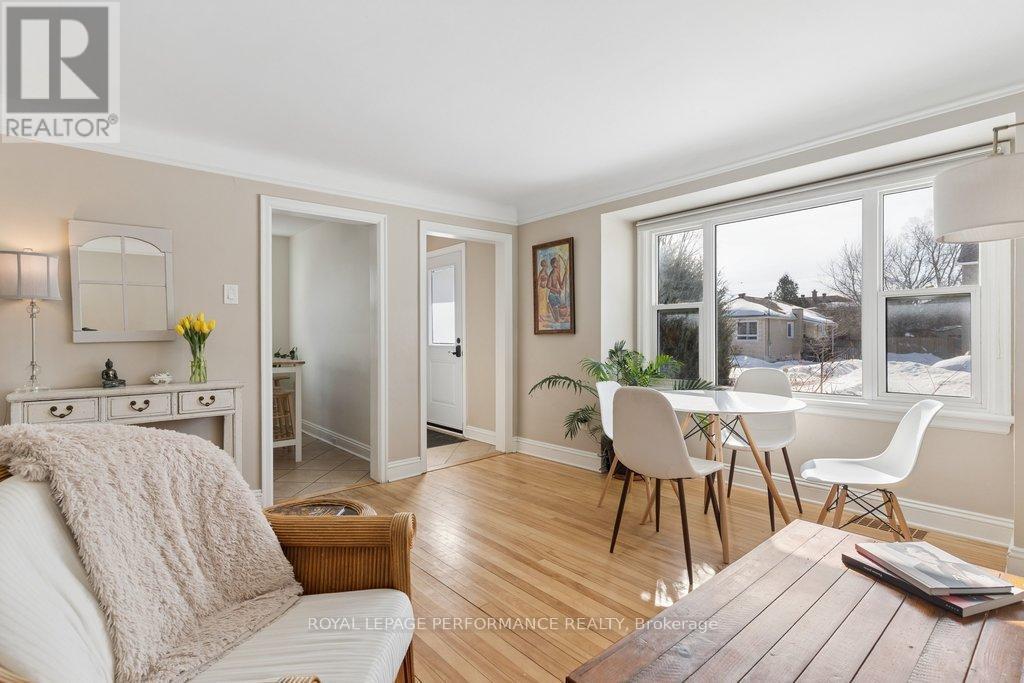 309 Glynn Avenue, Ottawa, ON - Indoor Photo Showing Dining Room