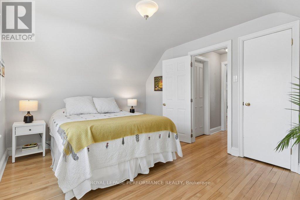309 Glynn Avenue, Ottawa, ON - Indoor Photo Showing Bedroom