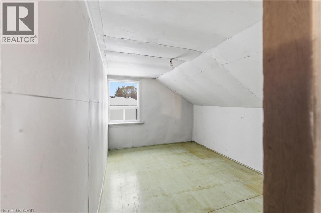 314 Hawkridge Avenue, Hamilton, ON - Indoor Photo Showing Other Room