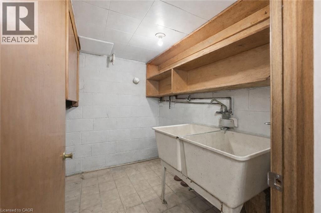 314 Hawkridge Avenue, Hamilton, ON - Indoor