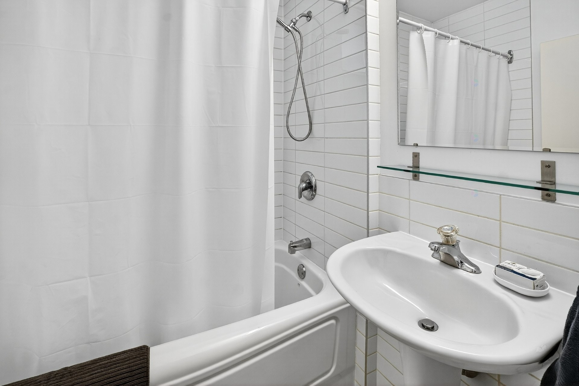 Salle de bains - 5338 Rue St-Denis, Montréal (Le Plateau-Mont-Royal), QC - Indoor Photo Showing Bathroom