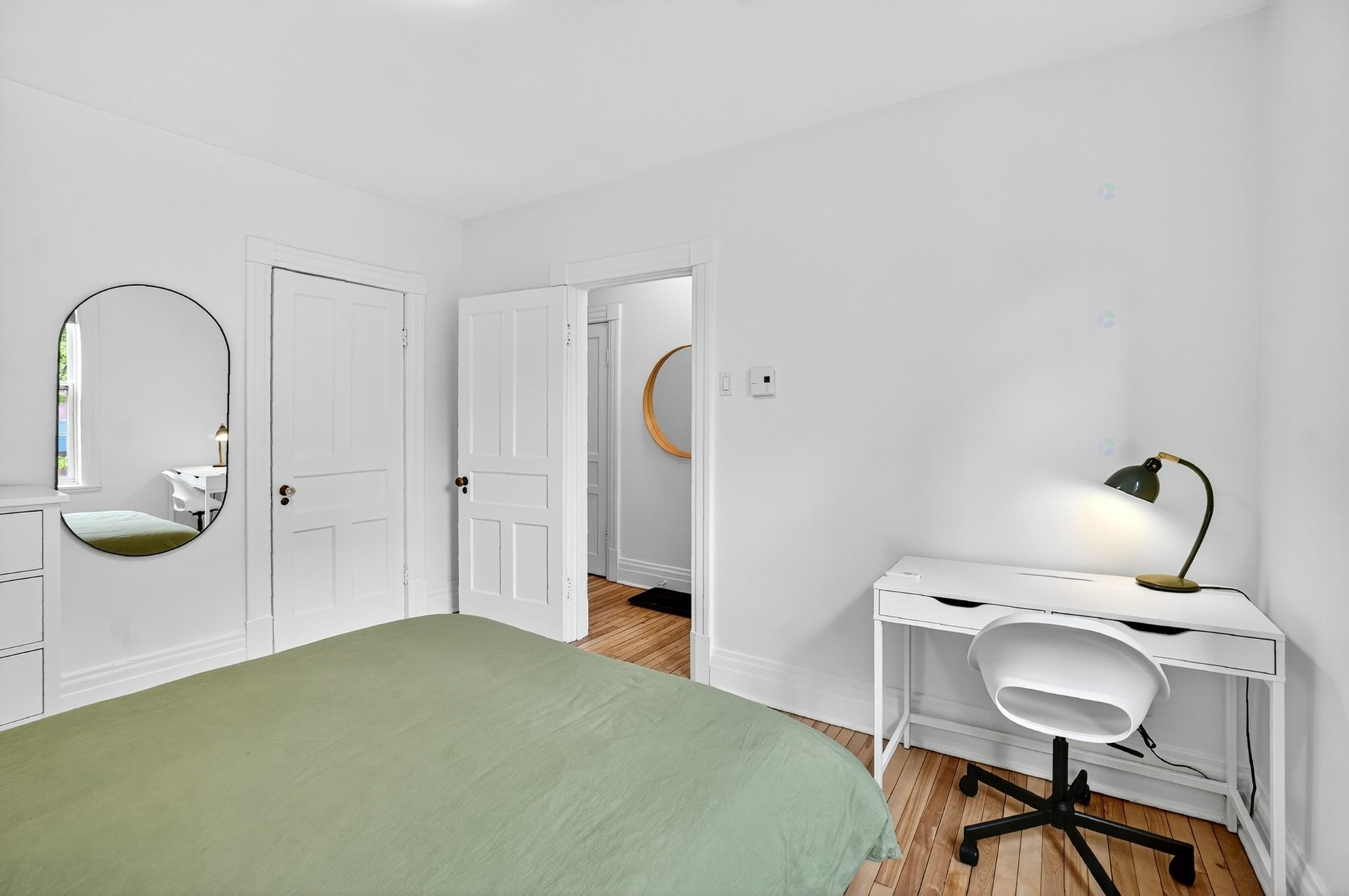 Chambre à coucher - 5338 Rue St-Denis, Montréal (Le Plateau-Mont-Royal), QC - Indoor Photo Showing Bedroom