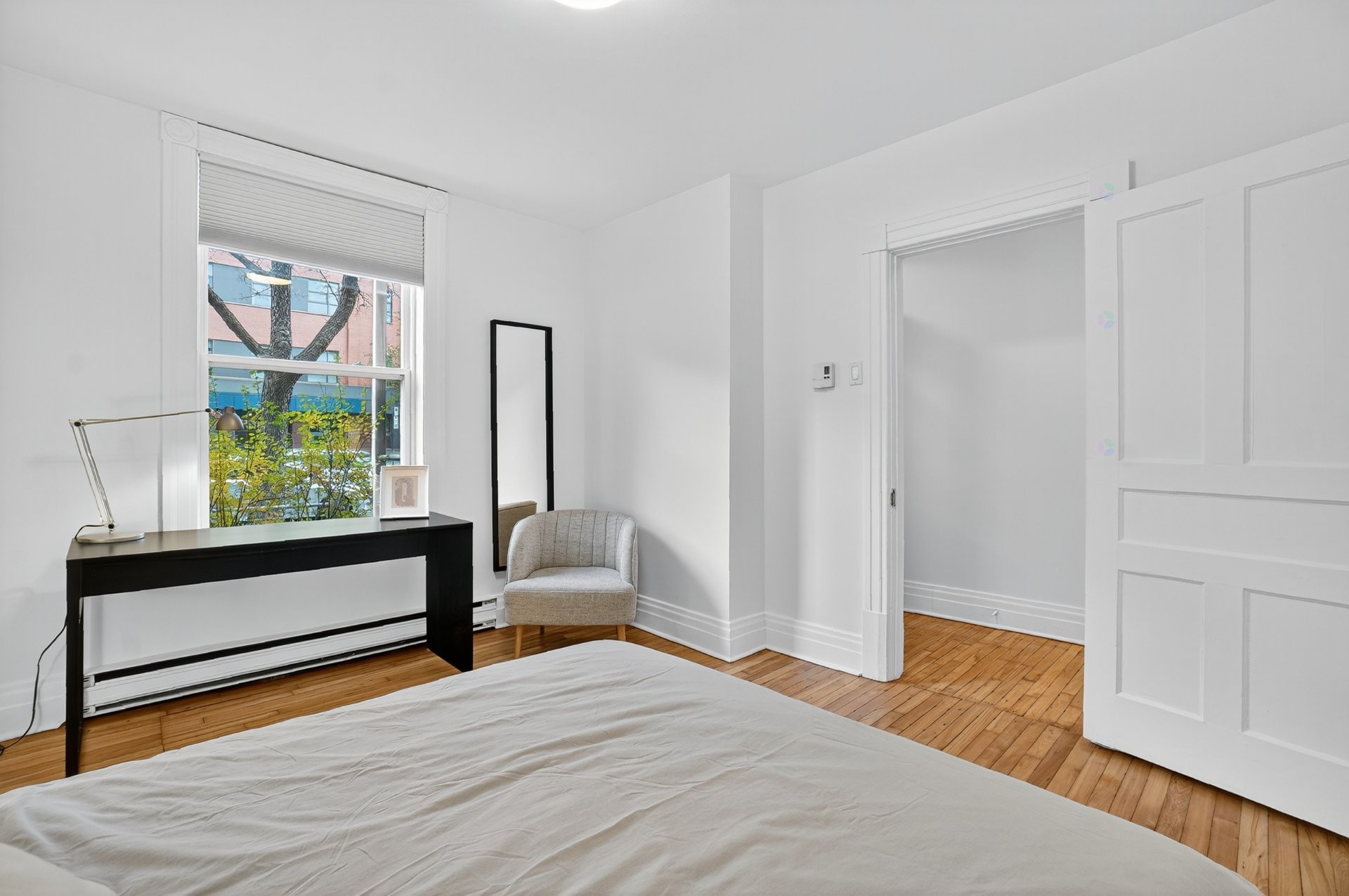 Chambre à coucher - 5344 Rue St-Denis, Montréal (Le Plateau-Mont-Royal), QC - Indoor Photo Showing Bedroom