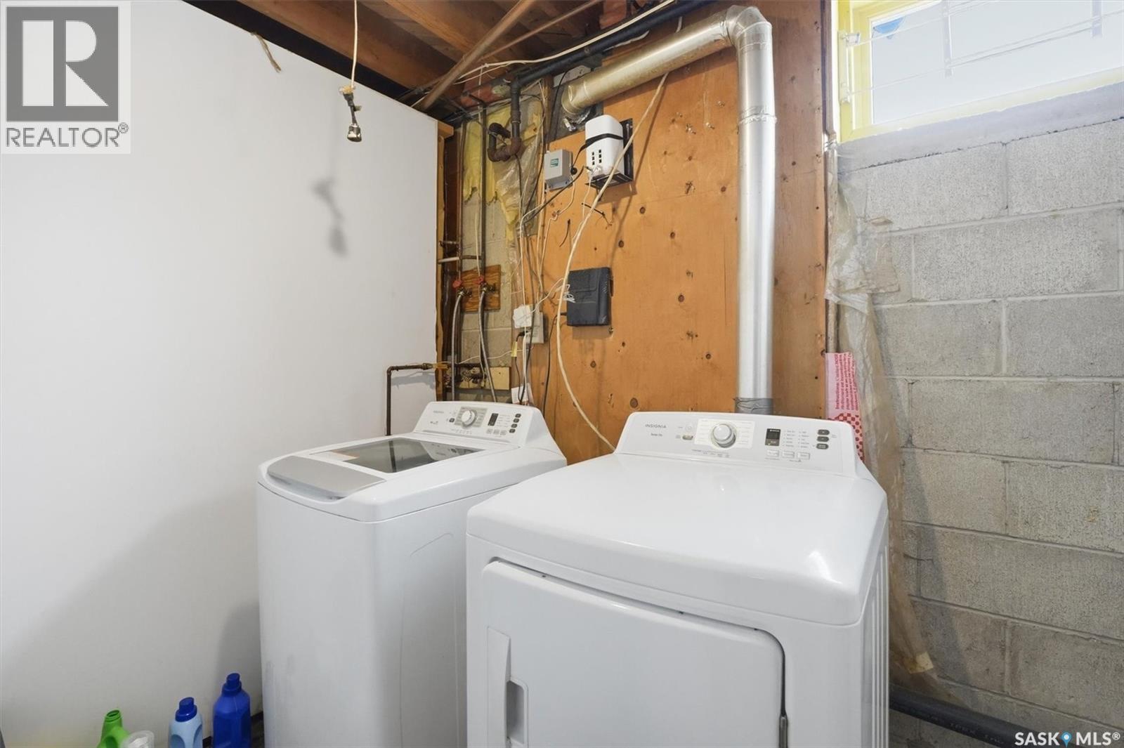 337 Y Avenue S, Saskatoon, SK - Indoor Photo Showing Laundry Room