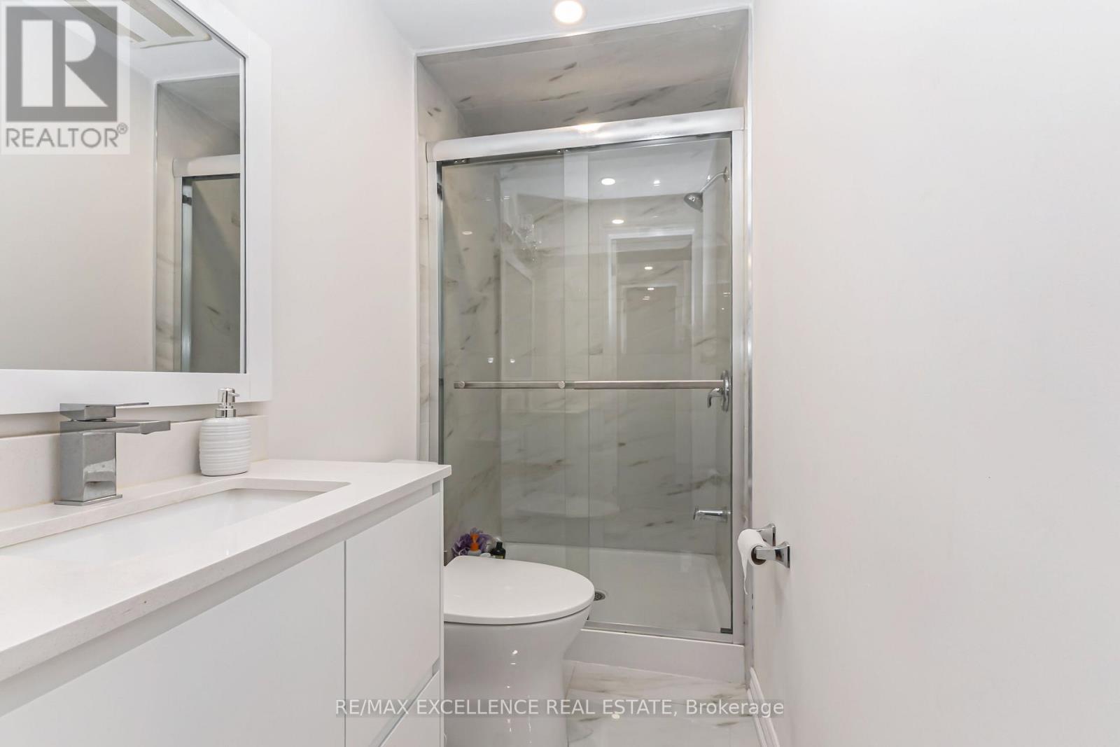 2962 Saint Malo Circle, Mississauga, ON - Indoor Photo Showing Bathroom