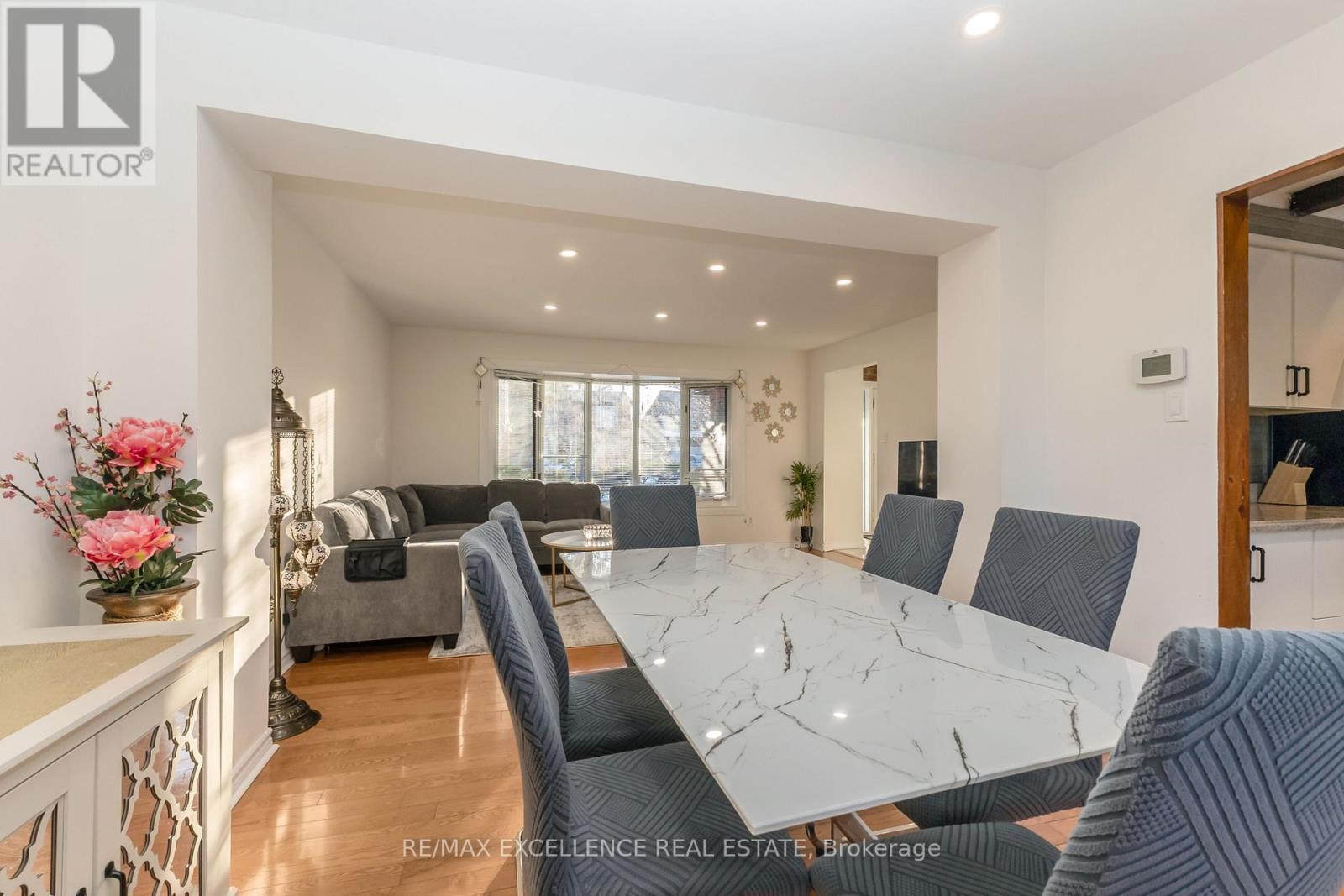 2962 Saint Malo Circle, Mississauga, ON - Indoor Photo Showing Dining Room