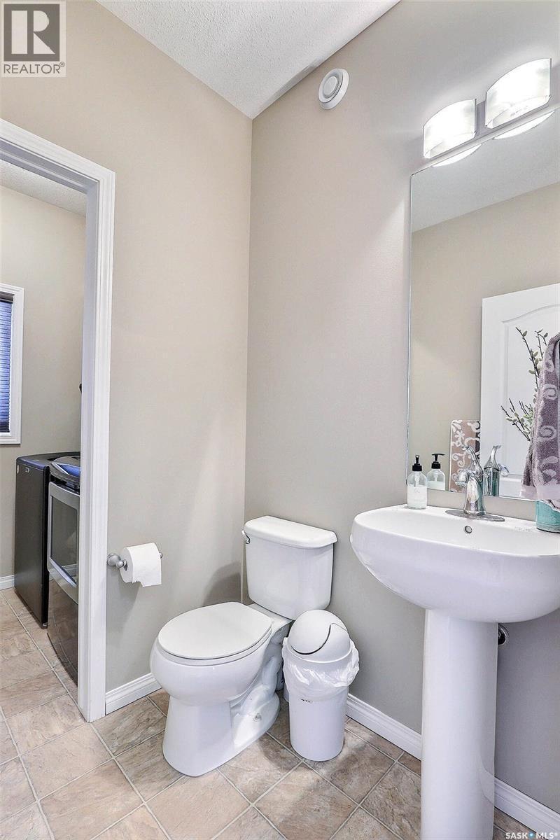 16 Guy Drive, Prince Albert, SK - Indoor Photo Showing Bathroom