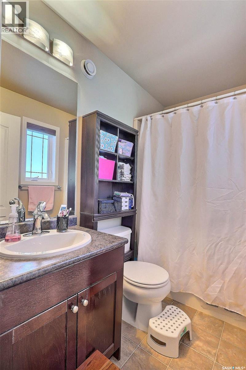 16 Guy Drive, Prince Albert, SK - Indoor Photo Showing Bathroom