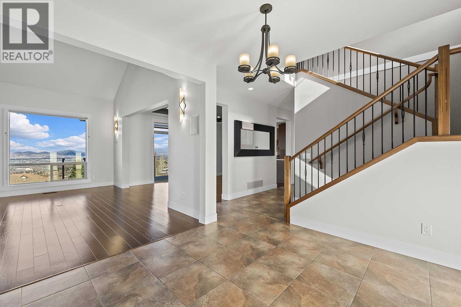 772 Kuipers Crescent, Kelowna, BC - Indoor Photo Showing Other Room