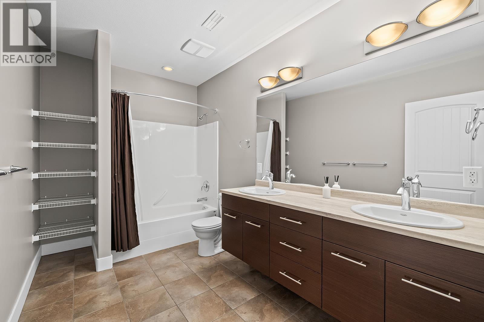 772 Kuipers Crescent, Kelowna, BC - Indoor Photo Showing Bathroom