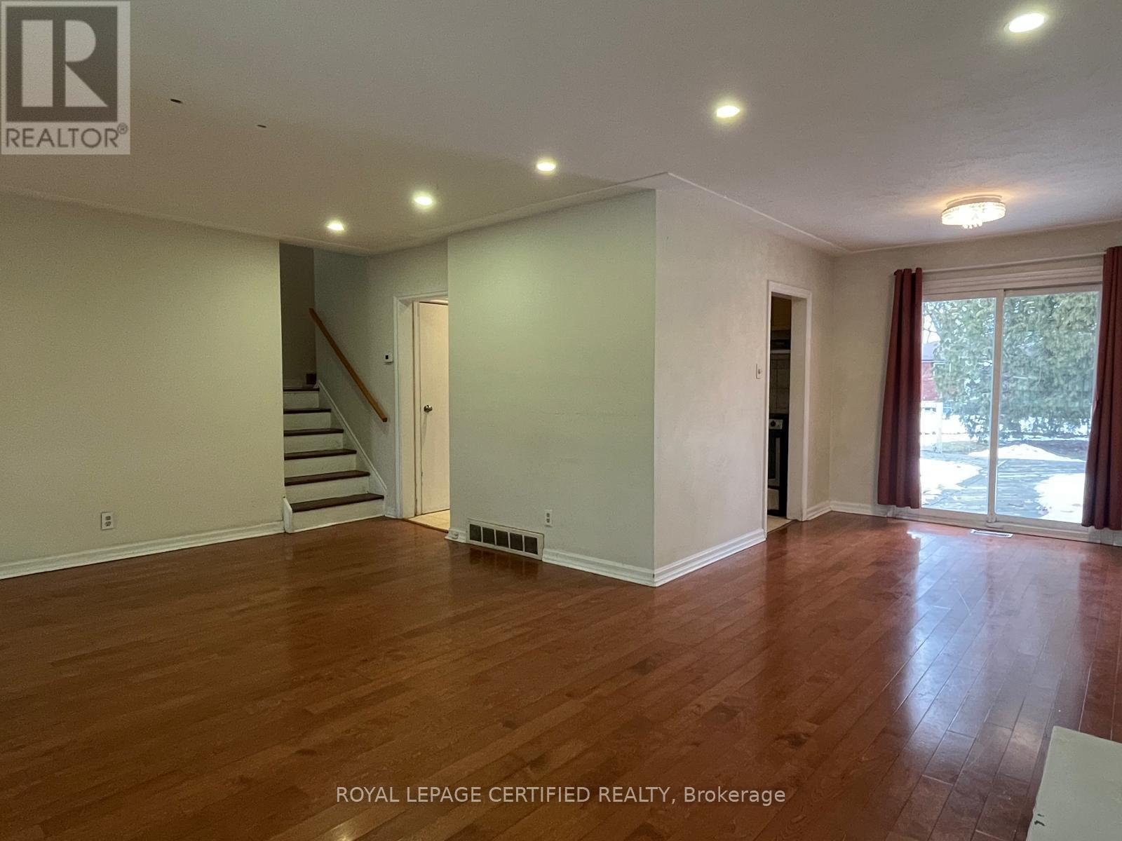 818 Garth Street, Hamilton, ON - Indoor Photo Showing Other Room