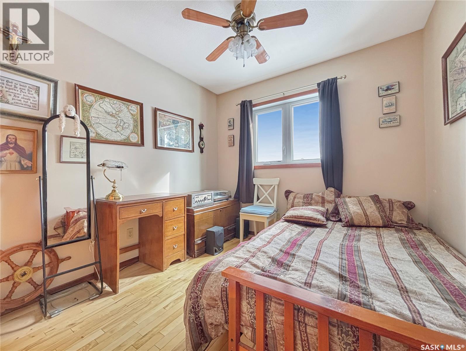 247 Stacey Crescent, Saskatoon, SK - Indoor Photo Showing Bedroom