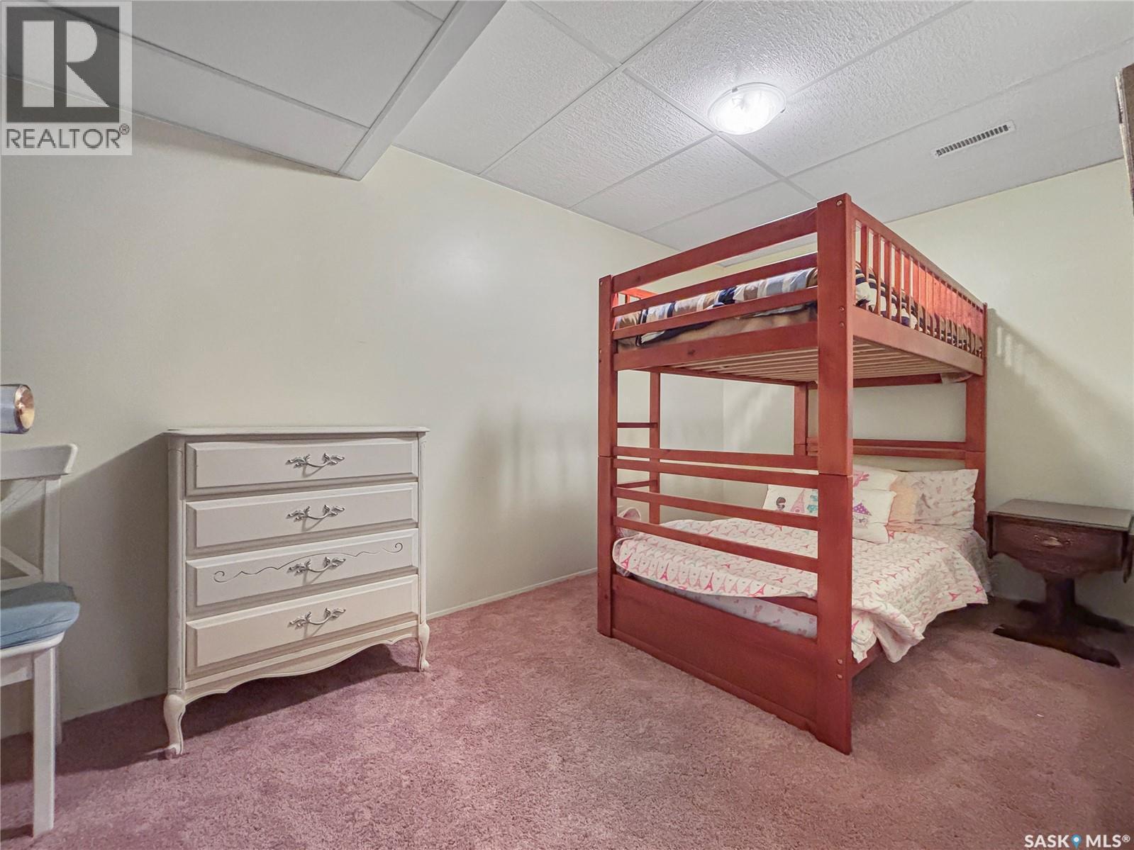 247 Stacey Crescent, Saskatoon, SK - Indoor Photo Showing Bedroom