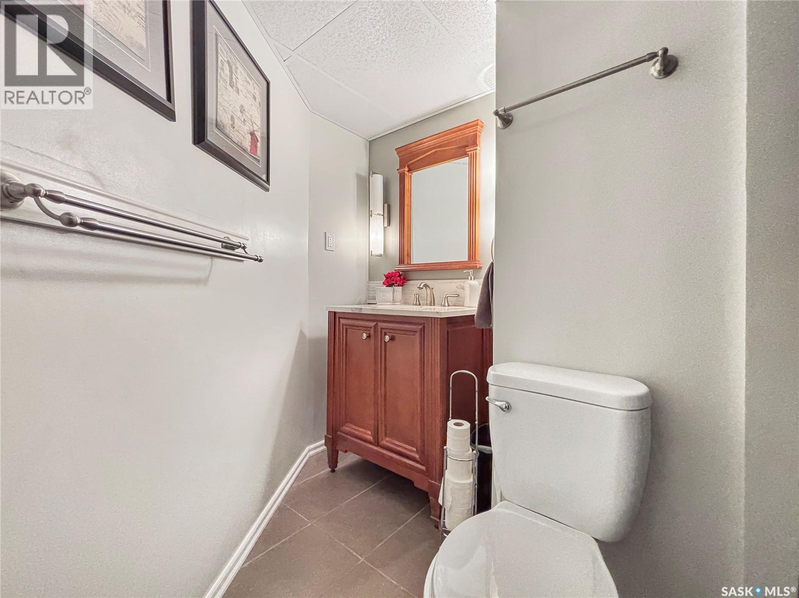 247 Stacey Crescent, Saskatoon, SK - Indoor Photo Showing Bathroom