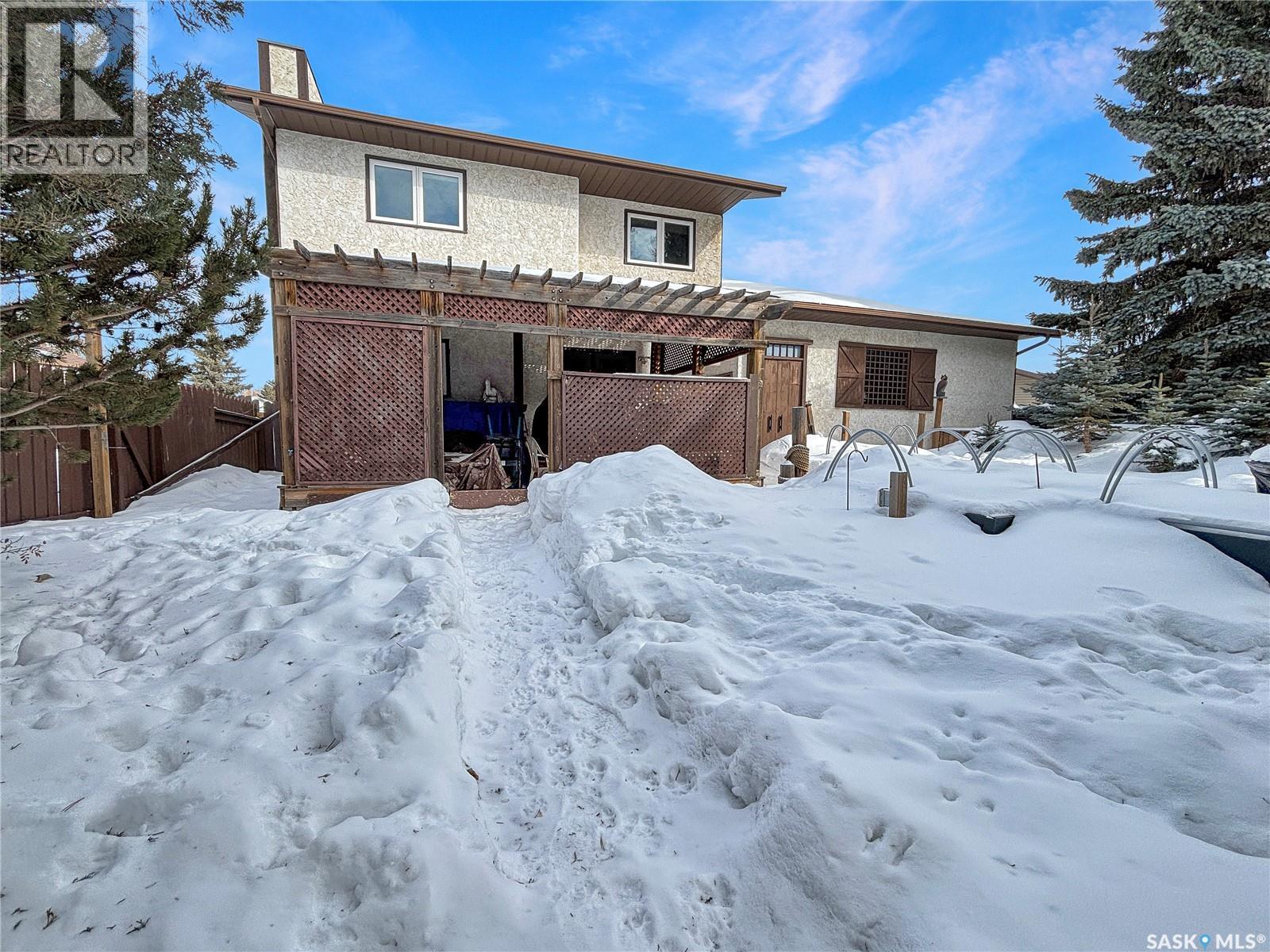 247 Stacey Crescent, Saskatoon, SK - Outdoor