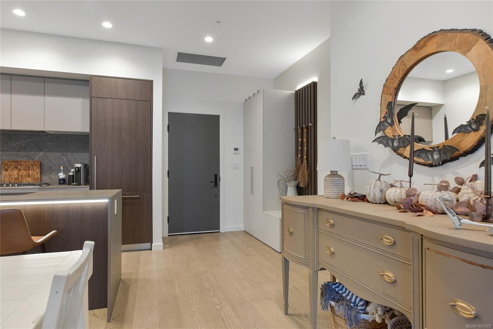 1504-2000 Hannington Rd, Langford, BC - Indoor