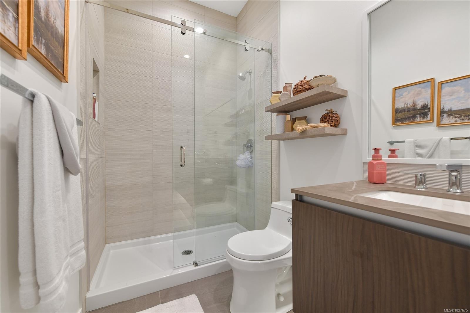 1504-2000 Hannington Rd, Langford, BC - Indoor Photo Showing Bathroom