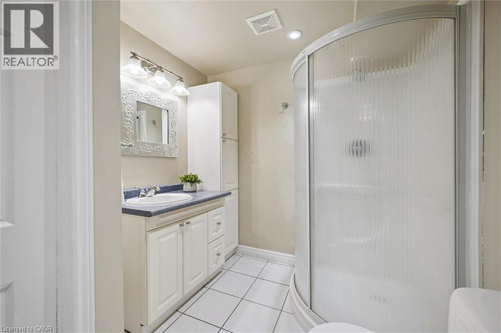 536 Westvale Drive, Waterloo, ON - Indoor Photo Showing Bathroom