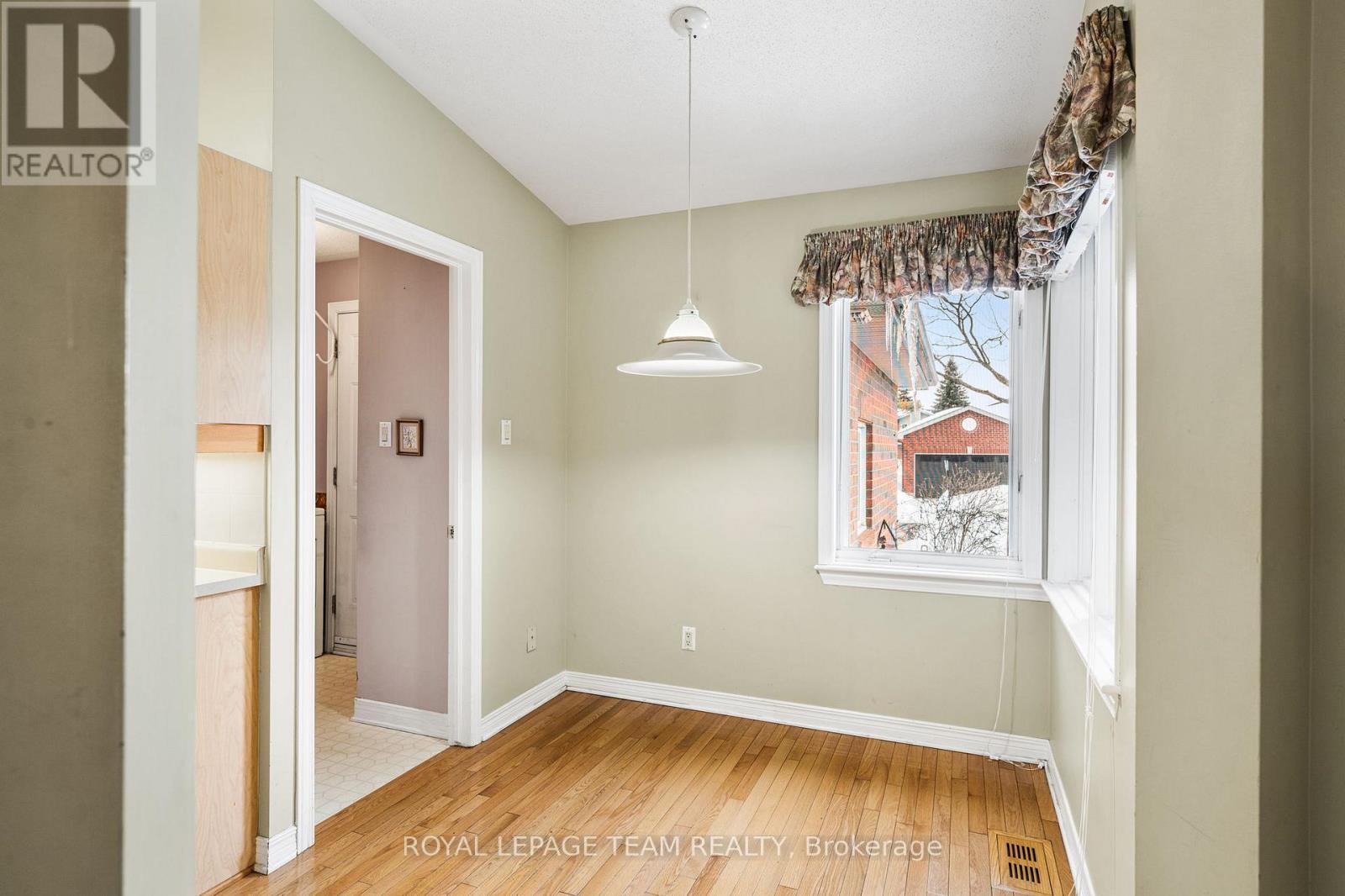 10 Quinterra Court, Ottawa, ON - Indoor Photo Showing Other Room