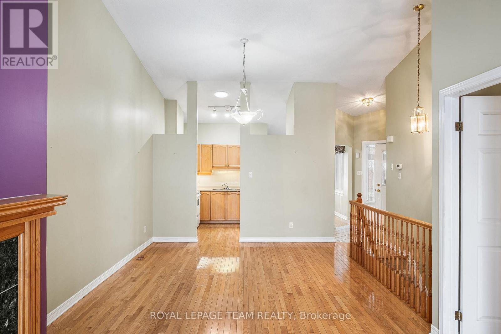 10 Quinterra Court, Ottawa, ON - Indoor