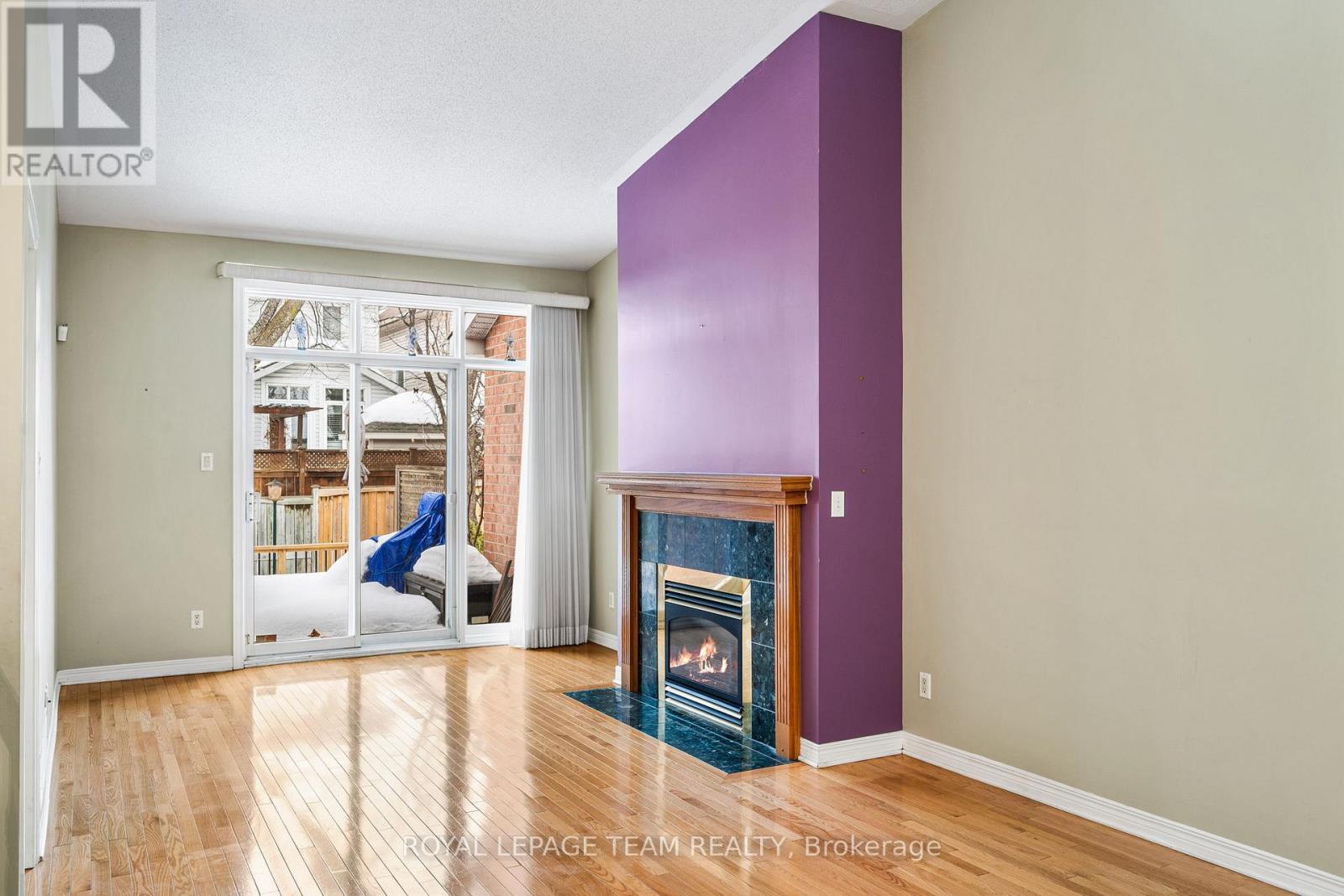 10 Quinterra Court, Ottawa, ON - Indoor With Fireplace