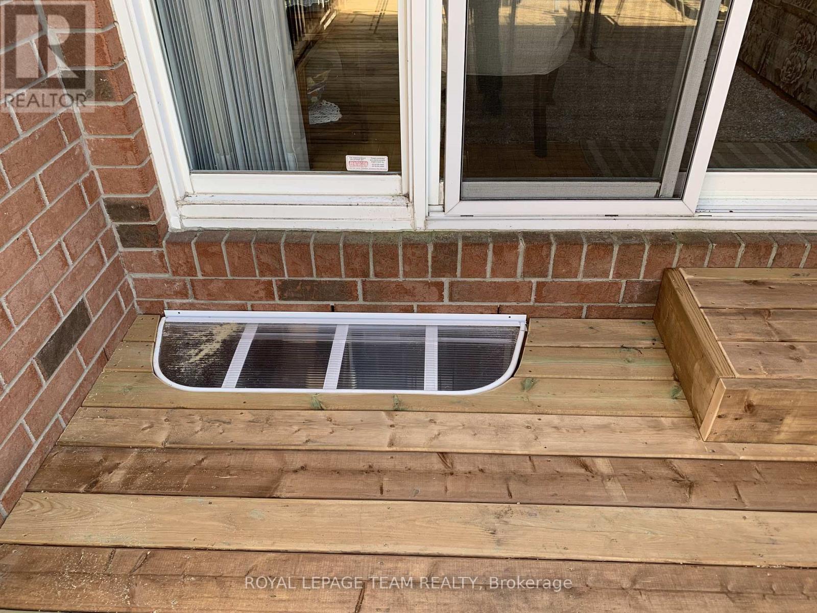 10 Quinterra Court, Ottawa, ON - Indoor Photo Showing Kitchen