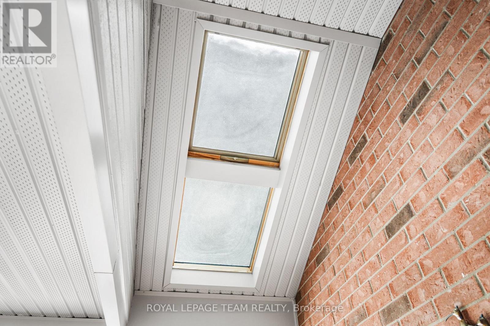 10 Quinterra Court, Ottawa, ON - Indoor Photo Showing Other Room